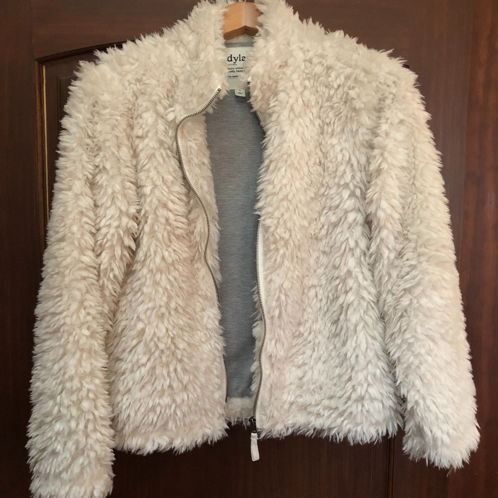 Dylan By True Grit White Sherpa Fur Zip Jacket